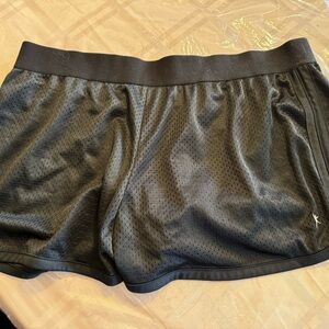 DANSKIN SHORTS LIGHT NYLON 17”WAIST 3”INSEAM NEVER WORN